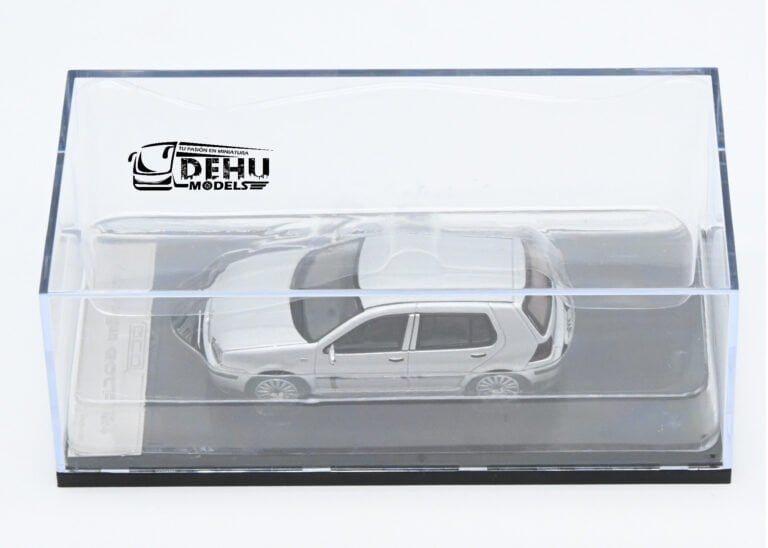 Volkswagen Golf MK4 Cuatro Puertas Gris (10)