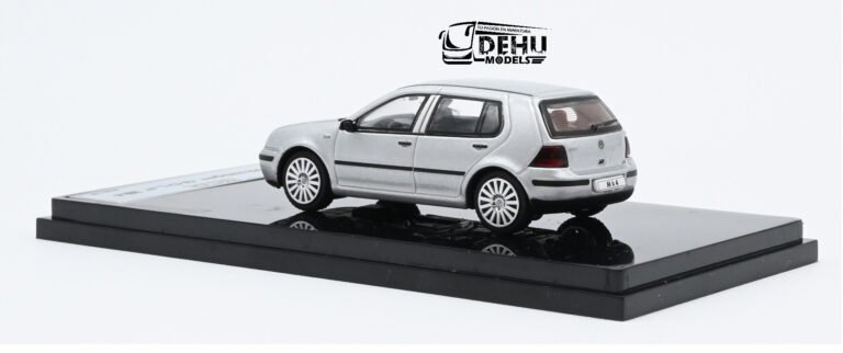 Volkswagen Golf MK4 Cuatro Puertas Gris (2)