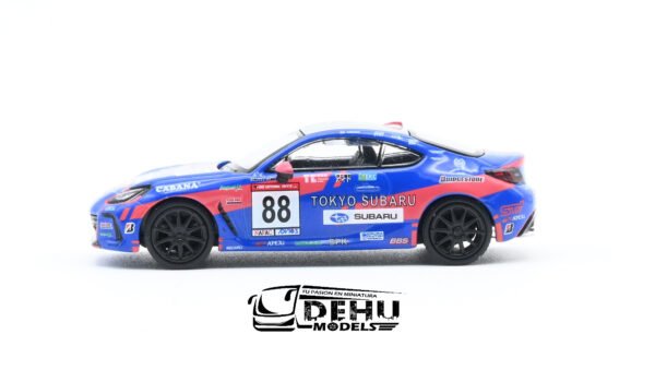 Auto a Escala 1/64 Subaru BRZ Tokyo Subaru Racing Azul - Rosa, PR64-0088 Pop Race - Imagen 7