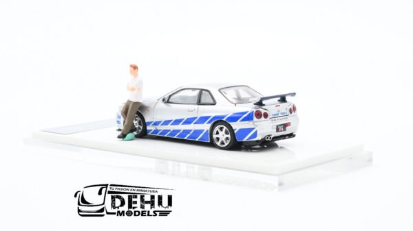 Auto a Escala 1/64 Nissan Skyline GTR R34 Fast & Furious Con Figura, CA646305-1 Cool Art - Imagen 9