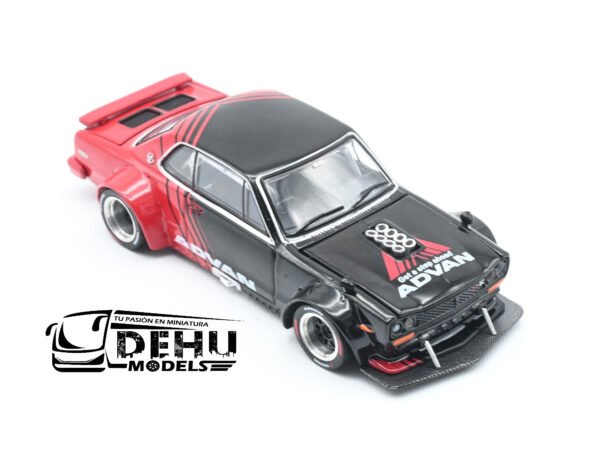 Auto a Escala 1/64 Skyline GT-R V8 Drift (Hakosuka) ADVAN PR64-0081 Pop Race - Imagen 2