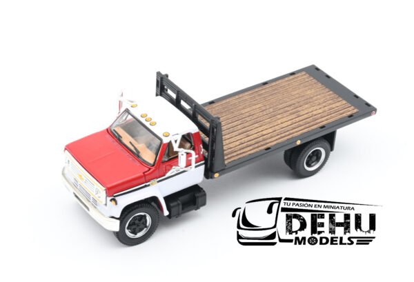 Camión a Escala 1/64 Chevrolet Chevy C65 Cama Plana de un eje Blanco - Rojo - Gris, 60-0888 DCP By First Gear - Imagen 11