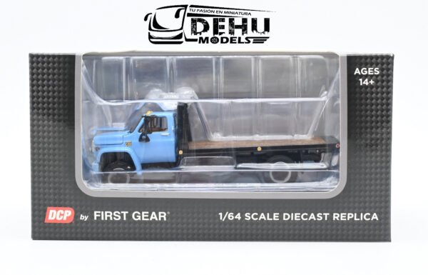 Camión a Escala 1/64 Chevrolet Chevy C65 Cama Plana de un eje Azul - Negro, 60-0915 DCP By First Gear - Imagen 12