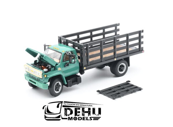 Camión a Escala 1/64 Chevrolet Chevy C65 Con Caja de Redilas de un eje Verde - Negro, 60-0918 DCP By First Gear - Imagen 8