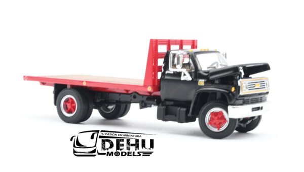 Camión a Escala 1/64 Chevrolet Chevy C65 Cama Plana de un eje Negro - Rojo, 60-0924 DCP By First Gear - Imagen 7