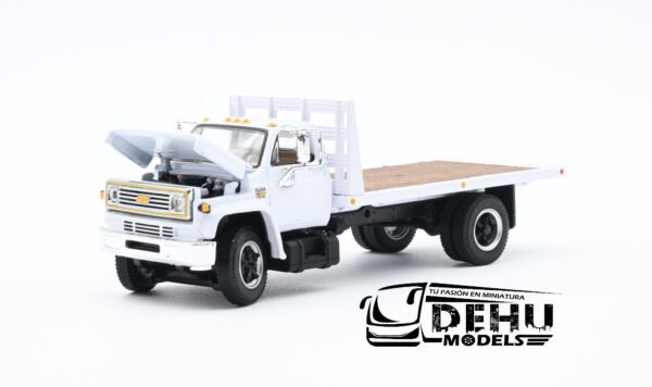 Camión a Escala 1/64 Chevrolet Chevy C65 Cama Plana de un eje Blanco, 60-1021 DCP By First Gear - Imagen 7