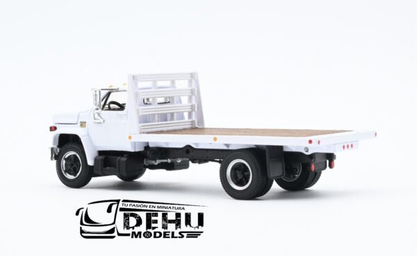 Camión a Escala 1/64 Chevrolet Chevy C65 Cama Plana de un eje Blanco, 60-1021 DCP By First Gear - Imagen 8