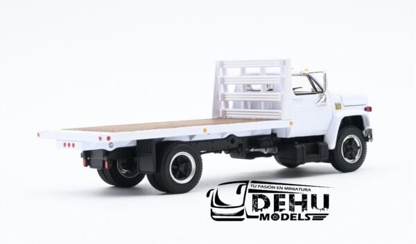 Camión a Escala 1/64 Chevrolet Chevy C65 Cama Plana de un eje Blanco, 60-1021 DCP By First Gear - Imagen 5