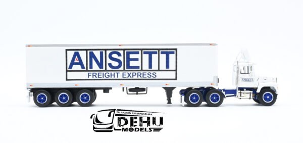 Tráiler a Escala 1/64 Ford LT-9000 Day Cab con Remolque Caja Seca Vintage de 40' de Tres Ejes ANSETT Freight Express, 60-1284 DCP By First Gear - Imagen 4