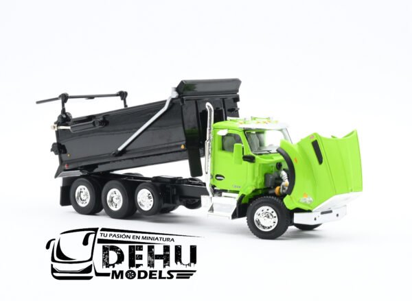 Camión a Escala 1/64 Kenworth T800 Rogue Dump Truck Volteo de 3 Ejes Verde - Negro, 60-1413 DCP By First Gear - Imagen 6