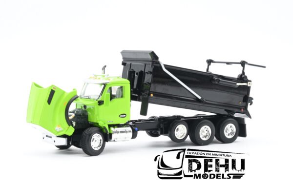 Camión a Escala 1/64 Kenworth T800 Rogue Dump Truck Volteo de 3 Ejes Verde - Negro, 60-1413 DCP By First Gear - Imagen 8
