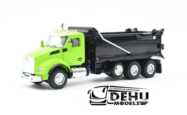 Camión a Escala 1/64 Kenworth T800 Rogue Dump Truck Volteo de 3 Ejes Verde - Negro, 60-1413 DCP By First Gear - Imagen 11