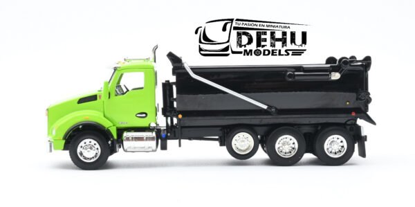 Camión a Escala 1/64 Kenworth T800 Rogue Dump Truck Volteo de 3 Ejes Verde - Negro, 60-1413 DCP By First Gear - Imagen 10