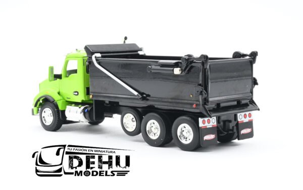 Camión a Escala 1/64 Kenworth T800 Rogue Dump Truck Volteo de 3 Ejes Verde - Negro, 60-1413 DCP By First Gear - Imagen 9