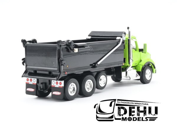 Camión a Escala 1/64 Kenworth T800 Rogue Dump Truck Volteo de 3 Ejes Verde - Negro, 60-1413 DCP By First Gear - Imagen 5