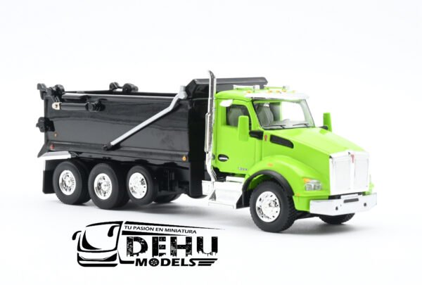 Camión a Escala 1/64 Kenworth T800 Rogue Dump Truck Volteo de 3 Ejes Verde - Negro, 60-1413 DCP By First Gear
