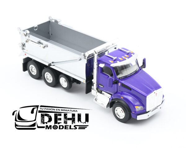 Camión a Escala 1/64 Kenworth T800 Rogue Dump Truck Volteo de 3 Ejes Morado - Cromo, 60-1414 DCP By First Gear - Imagen 2