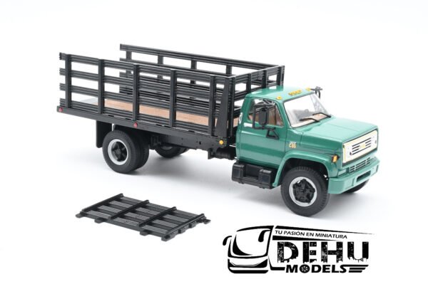 Camión a Escala 1/34 Chevrolet Chevy C65 Con Caja de Redilas de un eje Verde - Negro, 10-4219 First Gear - Imagen 6