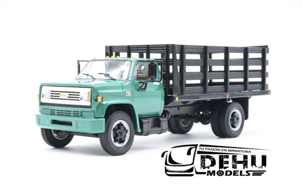 Camión a Escala 1/34 Chevrolet Chevy C65 Con Caja de Redilas de un eje Verde - Negro, 10-4219 First Gear