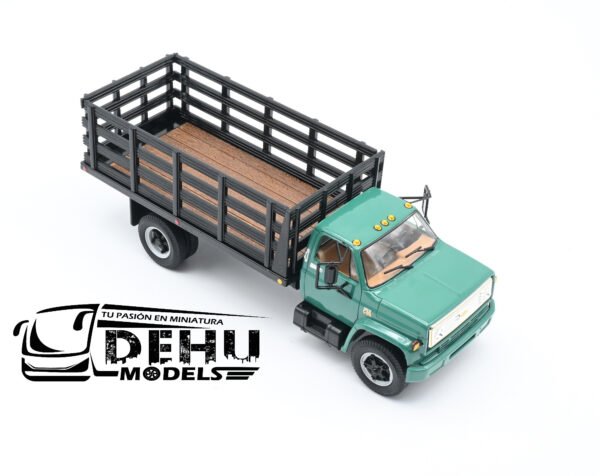 Camión a Escala 1/34 Chevrolet Chevy C65 Con Caja de Redilas de un eje Verde - Negro, 10-4219 First Gear - Imagen 2