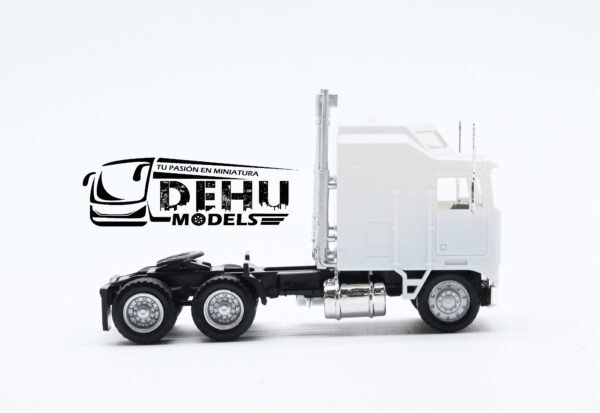 Tráiler a Escala 1/87 Kenworth K100 Solo Tracto Blanco, 15257 Promotex - Imagen 4