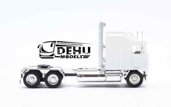 Tráiler a Escala 1/87 Kenworth K100 Solo Tracto De Chasis Largo XXL Blanco - Cromo, 35259 Promotex - Imagen 4