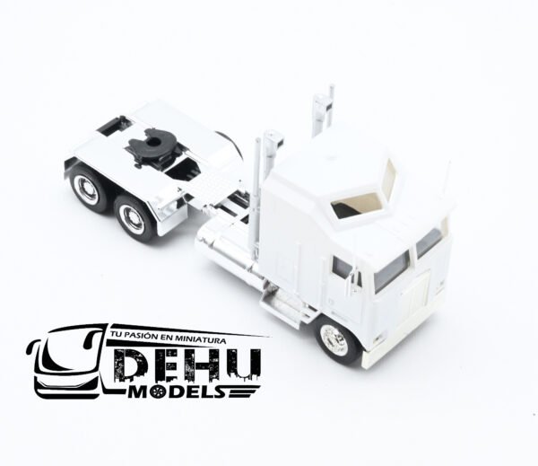 Tráiler a Escala 1/87 Kenworth K100 Solo Tracto De Chasis Largo XXL Blanco - Cromo, 35259 Promotex - Imagen 2