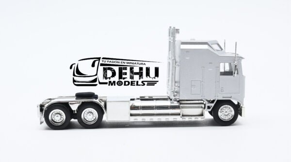 Tráiler a Escala 1/87 Kenworth K100 Solo Tracto De Chasis Largo XXL Gris - Cromo, 35264 Promotex - Imagen 4