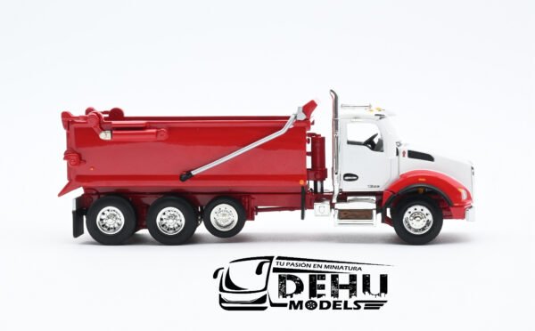 Camión a Escala 1/64 Kenworth T800 Rogue Dump Truck Volteo de 3 Ejes Blanco - Rojo, 60-1415 DCP By First Gear - Imagen 4