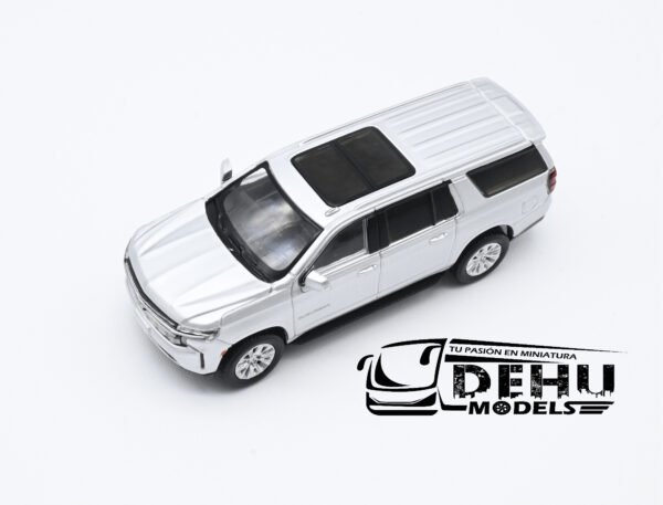 Camioneta a Escala 1/64 Chevrolet Suburban Gris, CVL1002 Massdi - Imagen 9