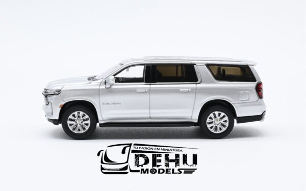Camioneta a Escala 1/64 Chevrolet Suburban Gris, CVL1002 Massdi - Imagen 7