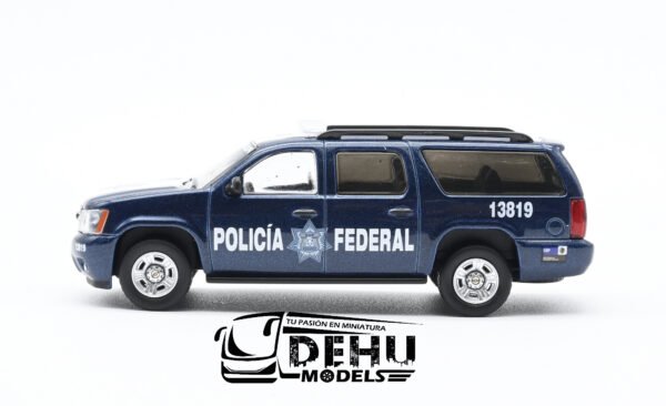 Camioneta a Escala 1/64 Chevrolet Suburban Policía Federal Azul - Blanco, SPFMDH03 596 Model - Imagen 7