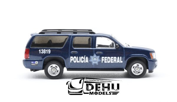 Camioneta a Escala 1/64 Chevrolet Suburban Policía Federal Azul - Blanco, SPFMDH03 596 Model - Imagen 4