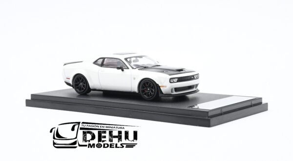 Auto a Escala 1/64 Dodge Challenger SRT Hellcat Blanco - Cofre Negro, STHDCBN Stance Hunters