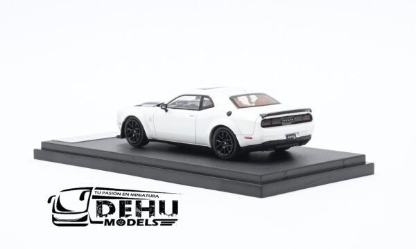 Auto a Escala 1/64 Dodge Challenger SRT Hellcat Blanco - Cofre Negro, STHDCBN Stance Hunters - Imagen 8
