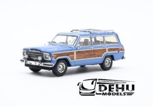 Camioneta a Escala 1/64 Jeep Wagoneer Azul Metálico - Café, CBP-043 596 Model