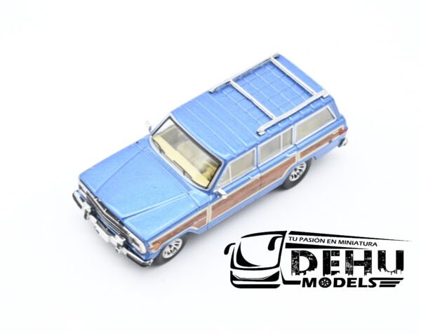 Camioneta a Escala 1/64 Jeep Wagoneer Azul Metálico - Café, CBP-043 596 Model - Imagen 9