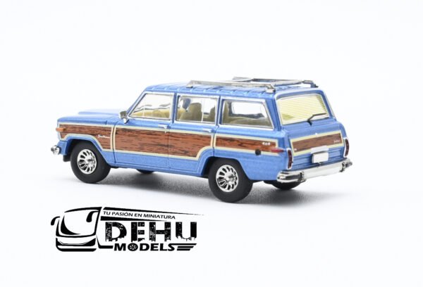 Camioneta a Escala 1/64 Jeep Wagoneer Azul Metálico - Café, CBP-043 596 Model - Imagen 6