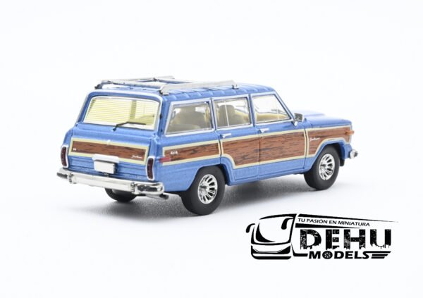 Camioneta a Escala 1/64 Jeep Wagoneer Azul Metálico - Café, CBP-043 596 Model - Imagen 5