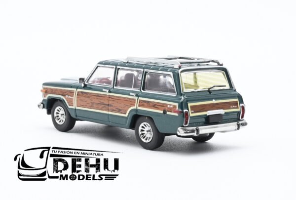 Camioneta a Escala 1/64 Jeep Wagoneer Verde Metálico - Café, CBP-044 596 Model - Imagen 6
