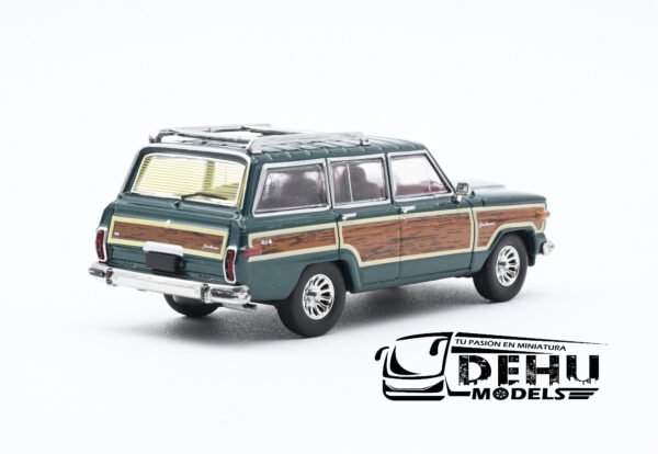 Camioneta a Escala 1/64 Jeep Wagoneer Verde Metálico - Café, CBP-044 596 Model - Imagen 5