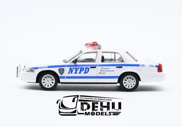 Auto a Escala 1/64 Ford Crown Victoria New York City, New York Police NYPD Blanco - Azul, CBP-046 596 Model - Imagen 7