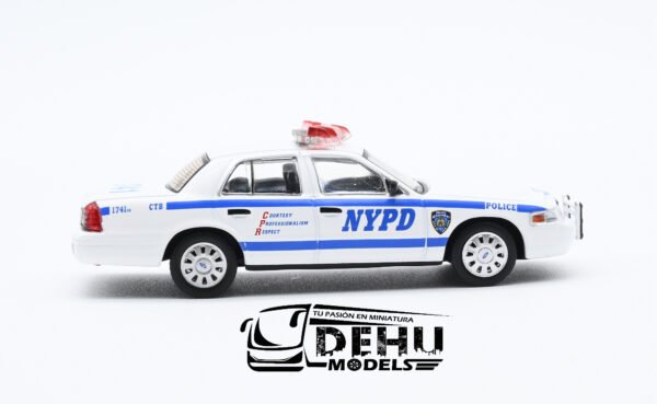 Auto a Escala 1/64 Ford Crown Victoria New York City, New York Police NYPD Blanco - Azul, CBP-046 596 Model - Imagen 4