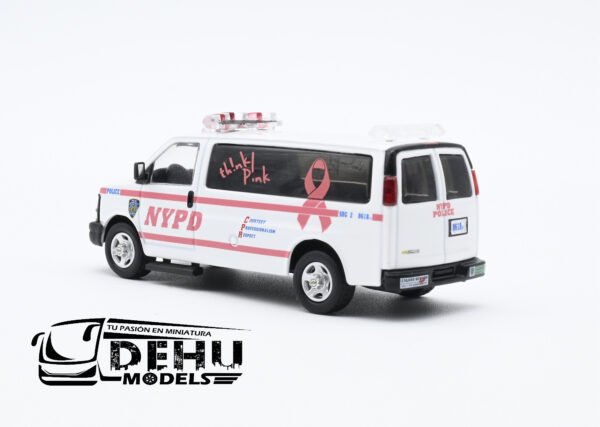 Camioneta a Escala 1/64 Chevrolet Van Express New York City, New York Police NYPD Think Pink Blanco - Rosa, CBP-047 596 Model - Imagen 6