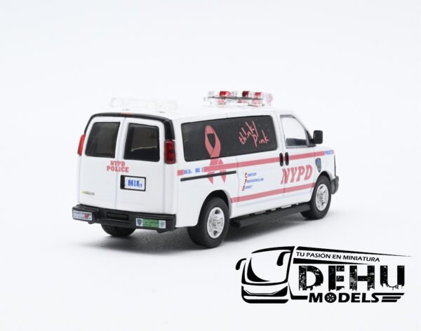 Camioneta a Escala 1/64 Chevrolet Van Express New York City, New York Police NYPD Think Pink Blanco - Rosa, CBP-047 596 Model - Imagen 5