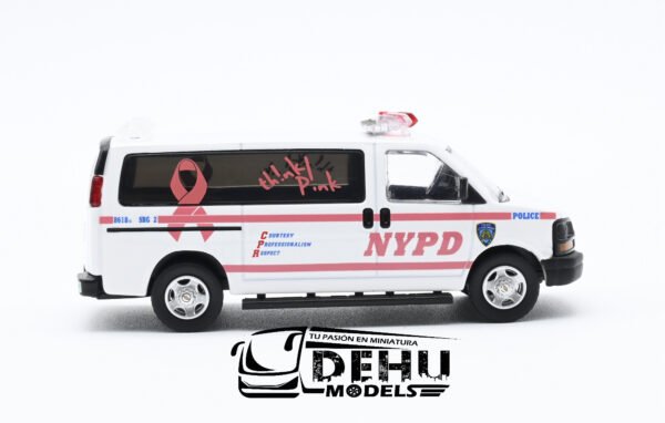 Camioneta a Escala 1/64 Chevrolet Van Express New York City, New York Police NYPD Think Pink Blanco - Rosa, CBP-047 596 Model - Imagen 4