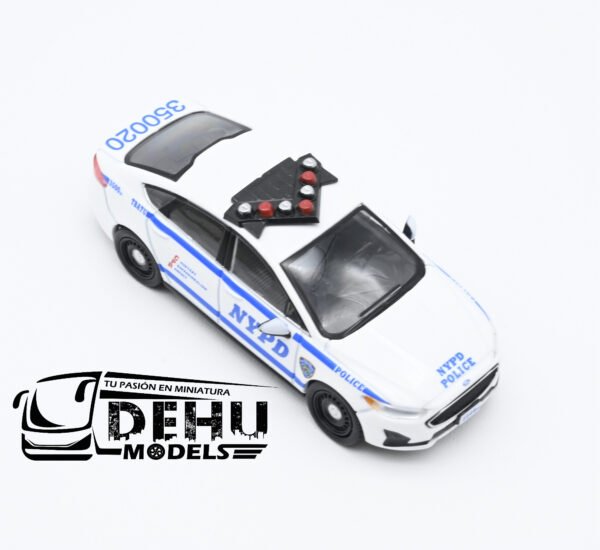 Auto a Escala 1/64 Ford Fusion Responder New York City, New York Police NYPD Blanco - Azul, CBP-050 596 Model - Imagen 2