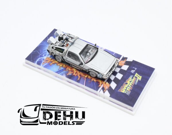 Auto a Escala 1/64 DMC Delorean Motor Company Volver al Futuro ll (Back to the Future ll) Normal Gris, DMCBTTFNllMJ MJ Model - Imagen 2