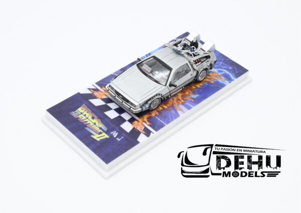 Auto a Escala 1/64 DMC Delorean Motor Company Volver al Futuro ll (Back to the Future ll) Normal Gris, DMCBTTFNllMJ MJ Model - Imagen 9