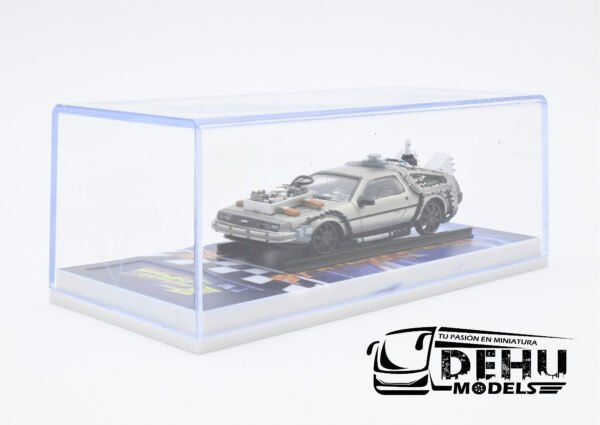 Auto a Escala 1/64 DMC Delorean Motor Company Volver al Futuro lll (Back to the Future lll) Rieles Gris, DMCBTTFRlllMJ MJ Models - Imagen 10